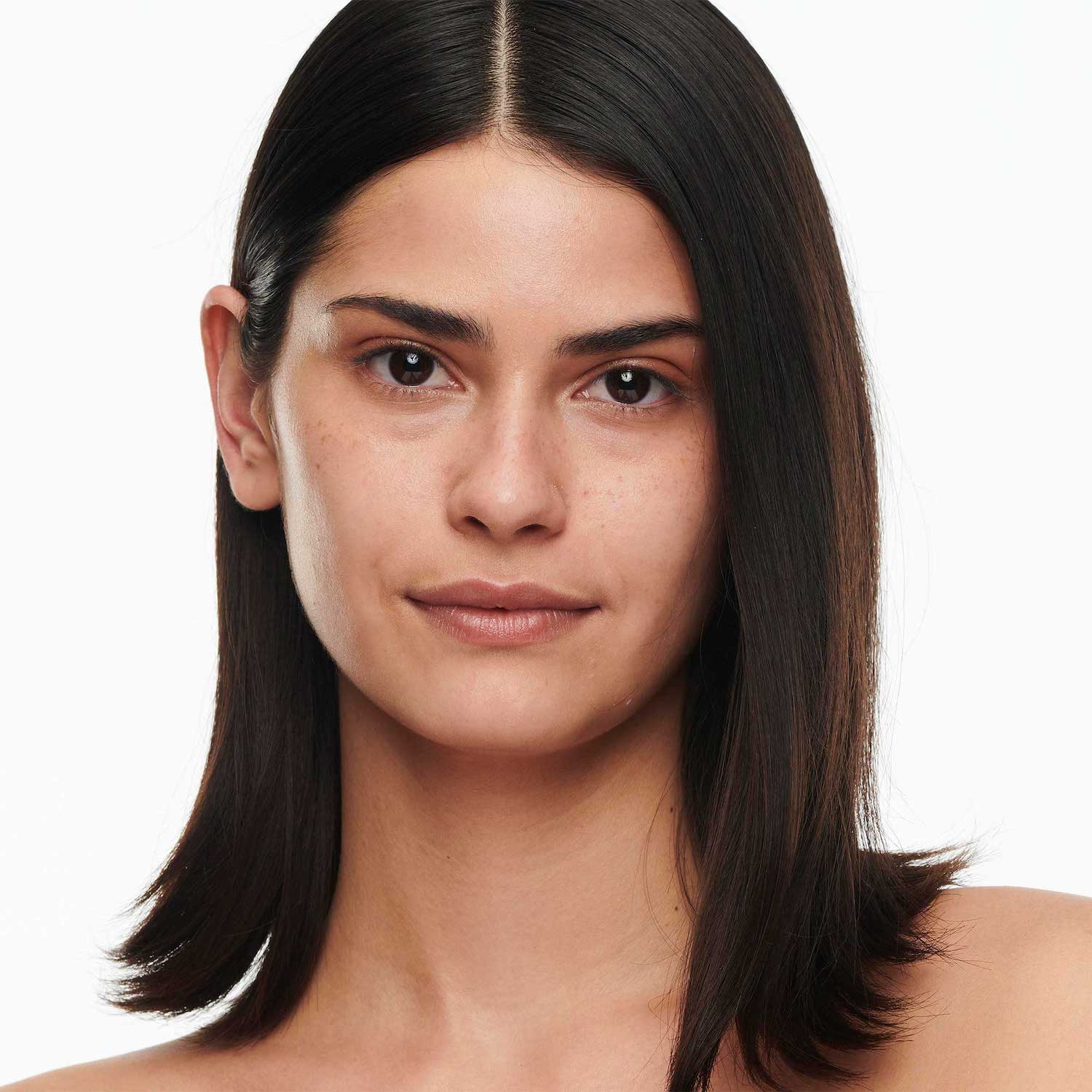 STUDIO RADIANCE SERUM-POWERED (BASE DE MAQUILLAJE PARA ROSTRO)